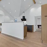 Σπίτι διακοπών Gorgeous In With Kitchen *