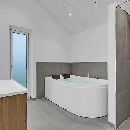 Gorgeous In With Kitchen Casa vacanze Sjolund