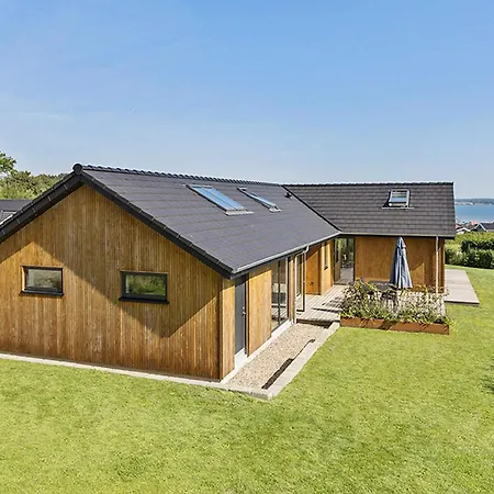 Semesterbostad Gorgeous In With Kitchen