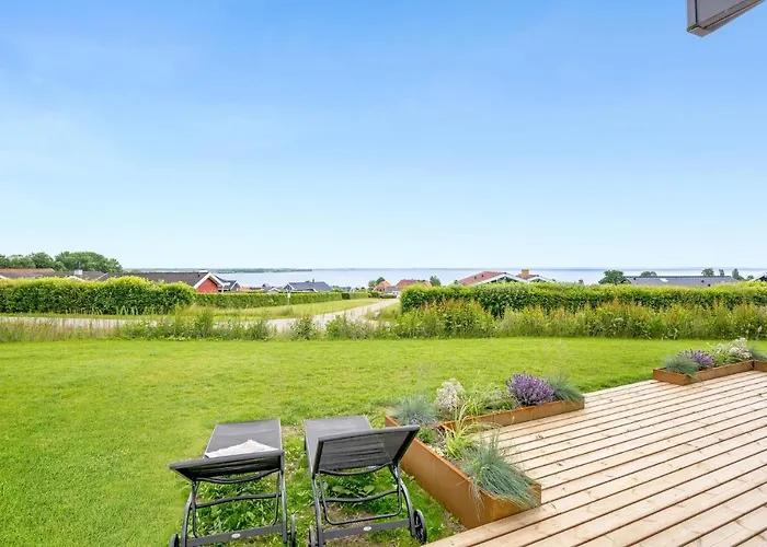 Gorgeous In With Kitchen Semesterbostad *