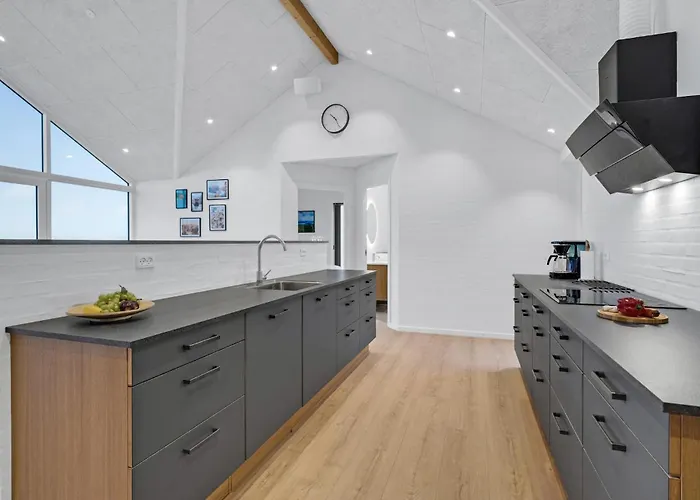 Gorgeous In With Kitchen